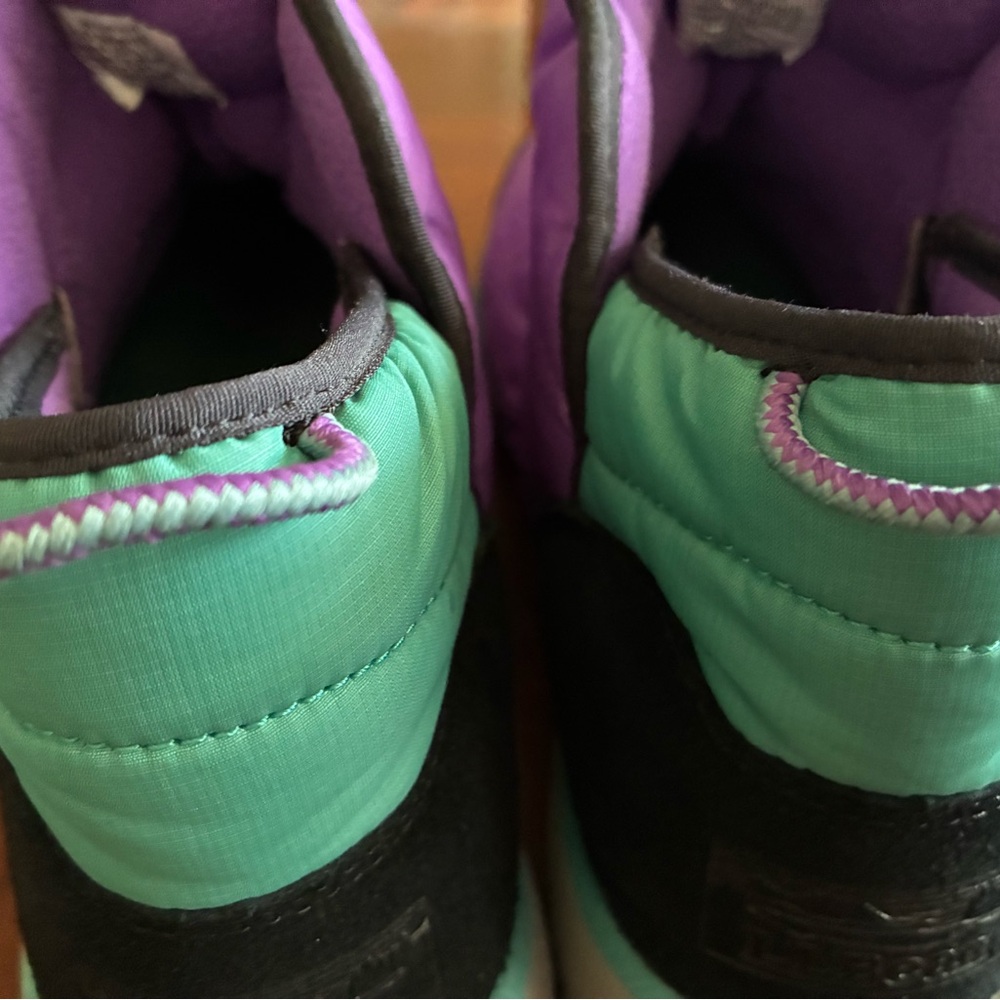 New L.L. Bean Purple and Black Mountain Classic Quilted Booties - Picture 5 of 8
